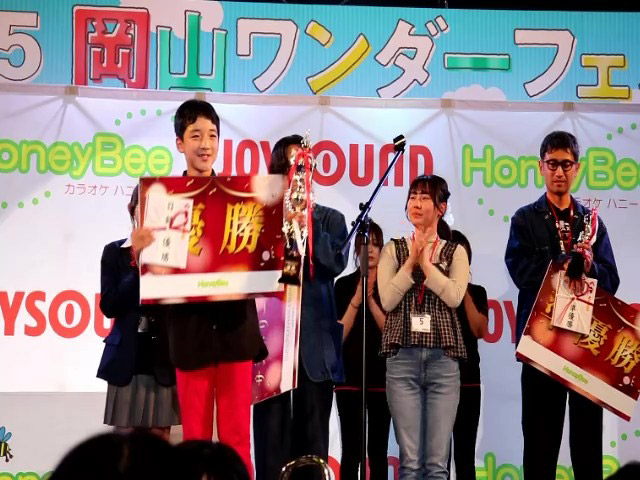 カラオケバトル決勝の優勝者決定！